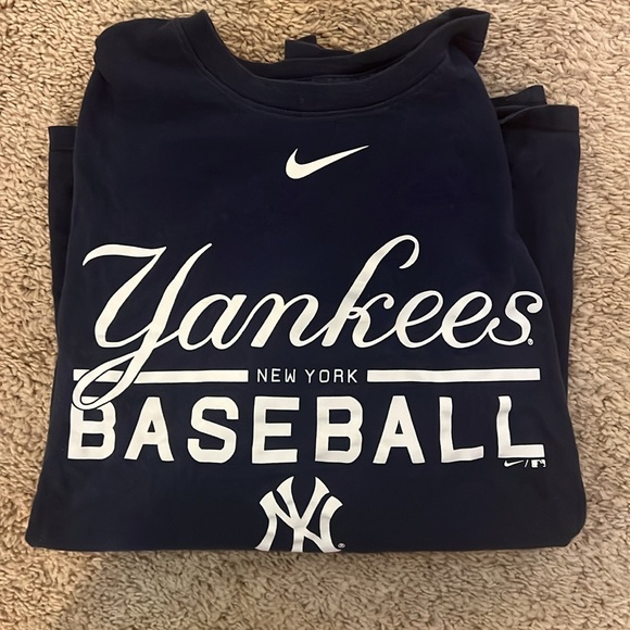 Yankees Long Sleeve T Shirt - Picture 2 of 5